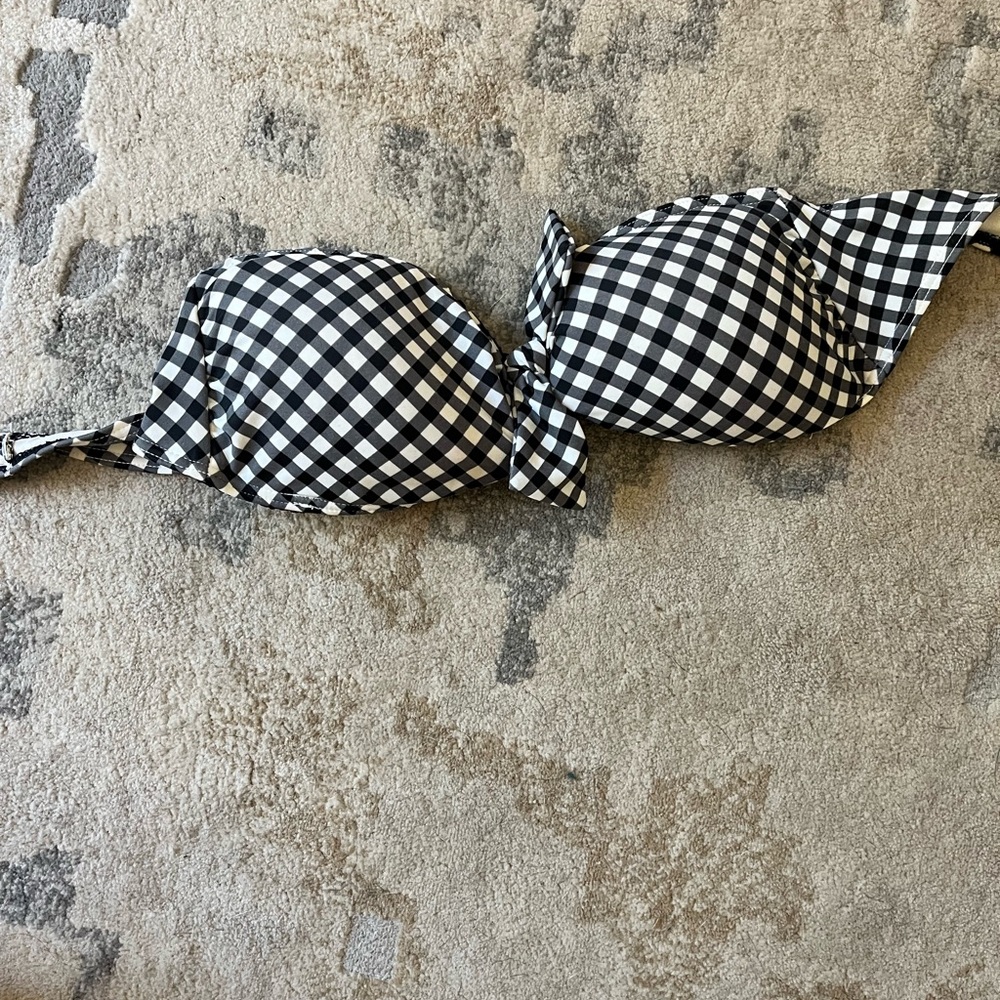 checkered padded tie front top